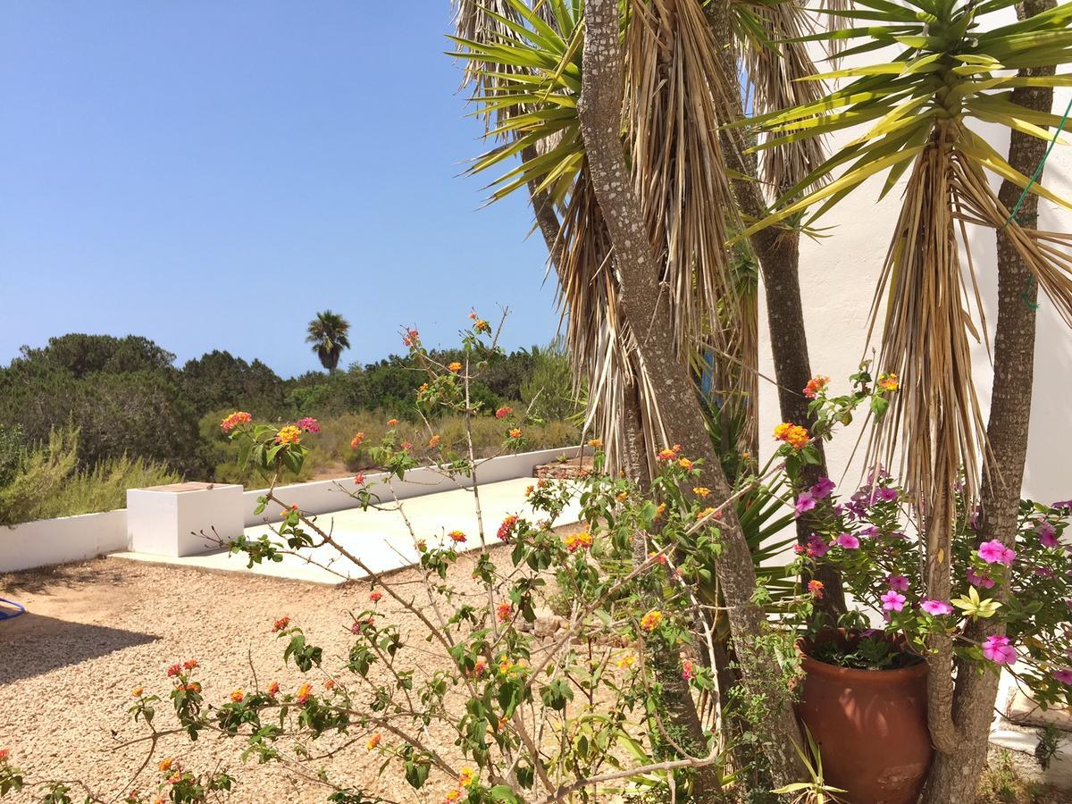 Apartamentos Laura Playa De Migjorn Es Migjorn Exterior foto